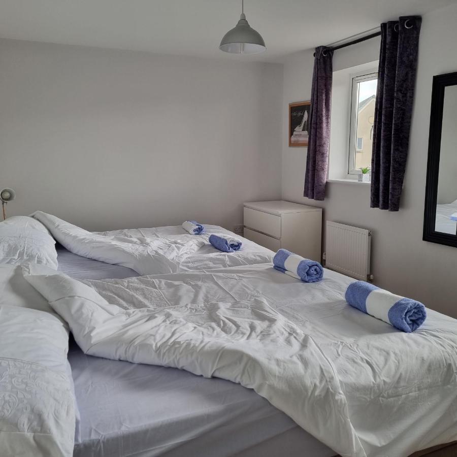 Sea Escape The Tardiis Beachfront Location Aberavon Beach Sea Views Driveway Parking Port Talbot Exterior foto
