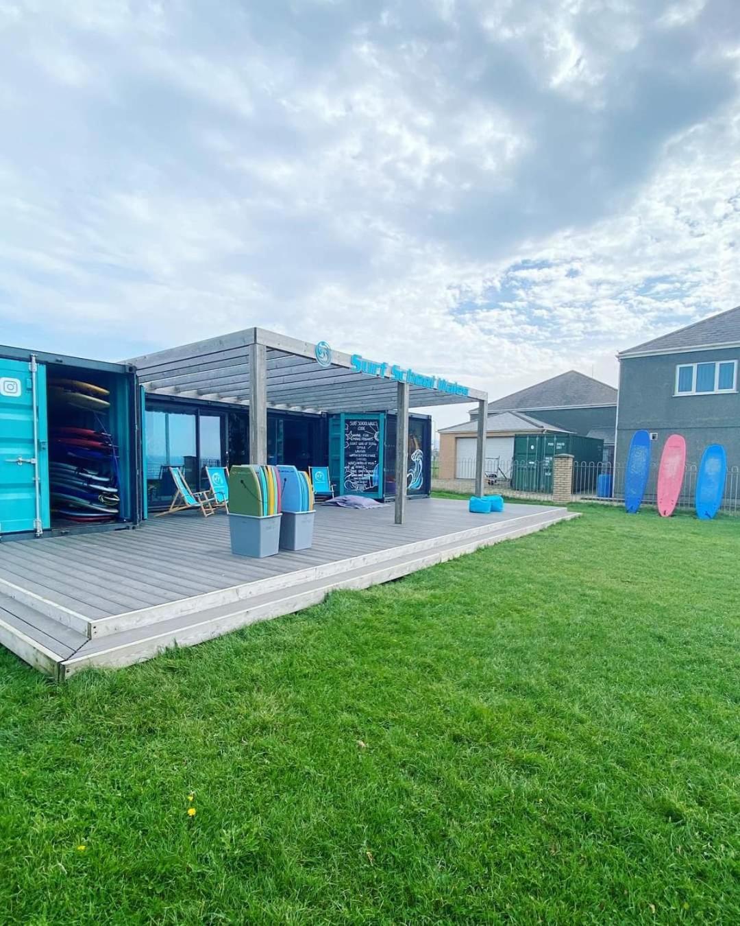 Sea Escape The Tardiis Beachfront Location Aberavon Beach Sea Views Driveway Parking Port Talbot Exterior foto